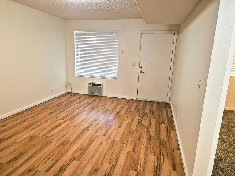 Magnussen Apartments — Photo 6