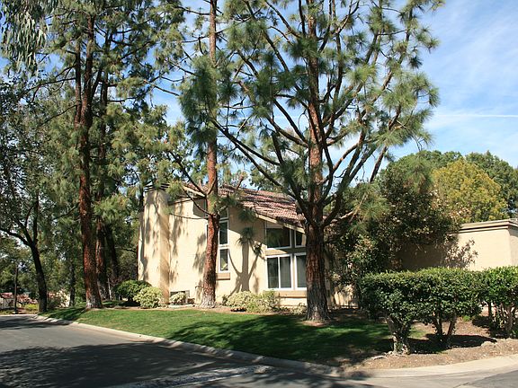 4th image of 300 S Vista Del Canon