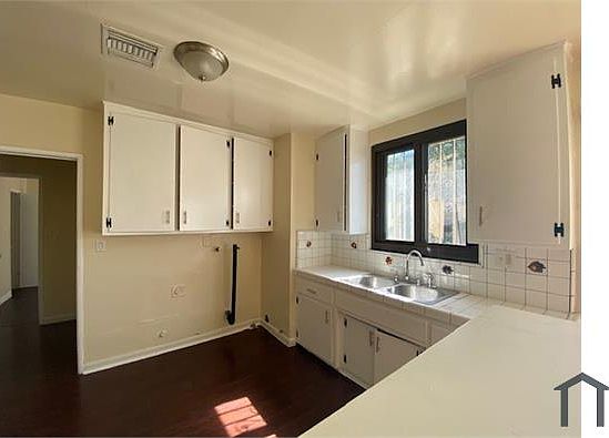 2nd image of 3838 W 105th St APT 3