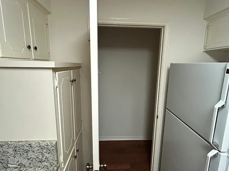 1302 Crescent St — Photo 18