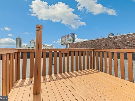5th image of 837 N 2nd St APT 309