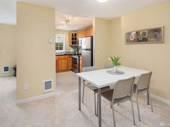 Plenty of room to entertain!