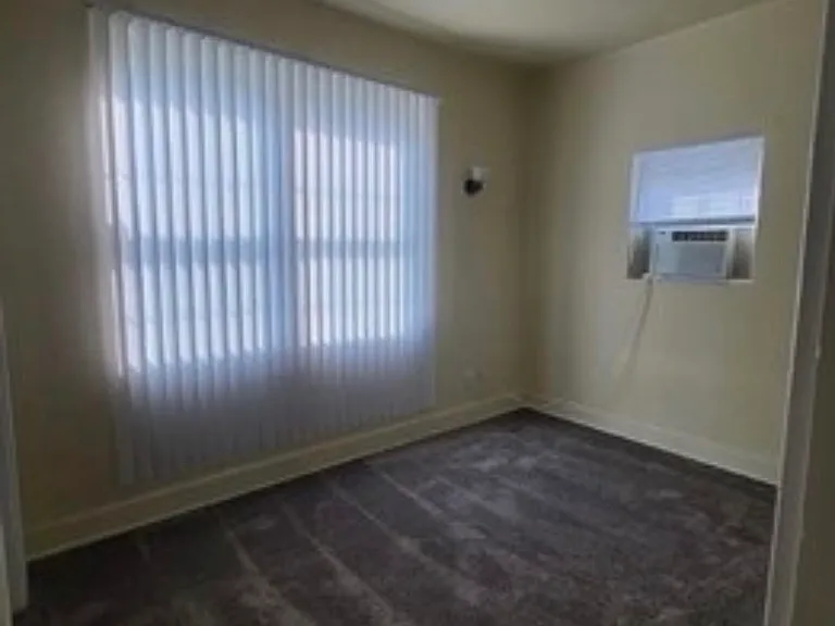38 E Beardsley Ave — Photo 2
