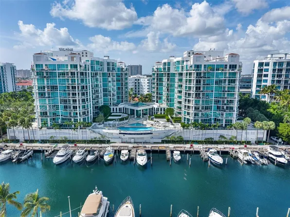 3131 NE 188th St APT 2705, Miami, FL 33180