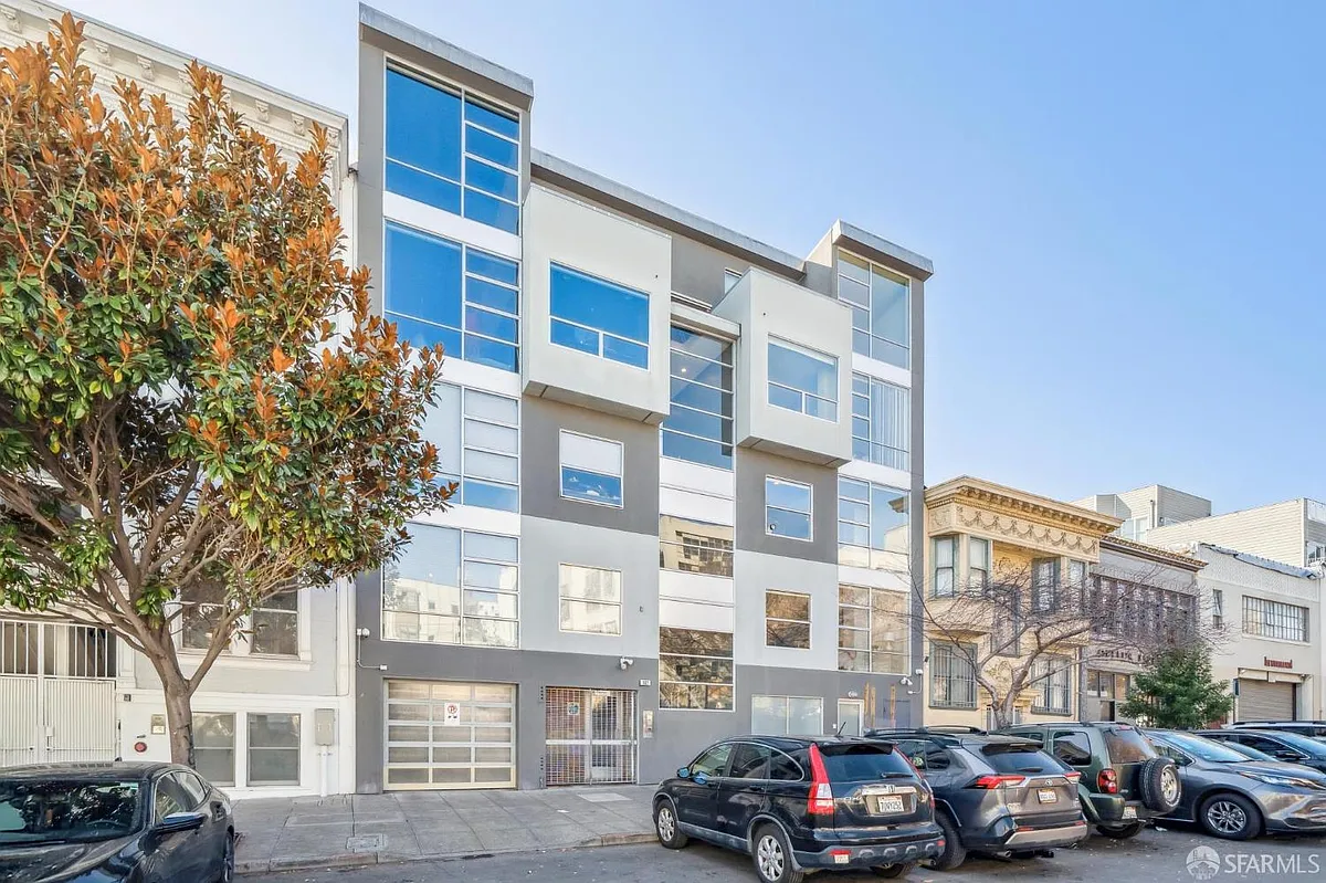 Building Photo - 142 Russ St #4