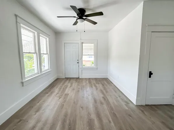 2015 NW 4th St, Miami, FL 33125