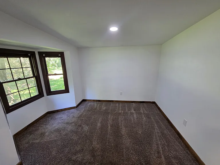 110 Chapel Rd — Photo 6