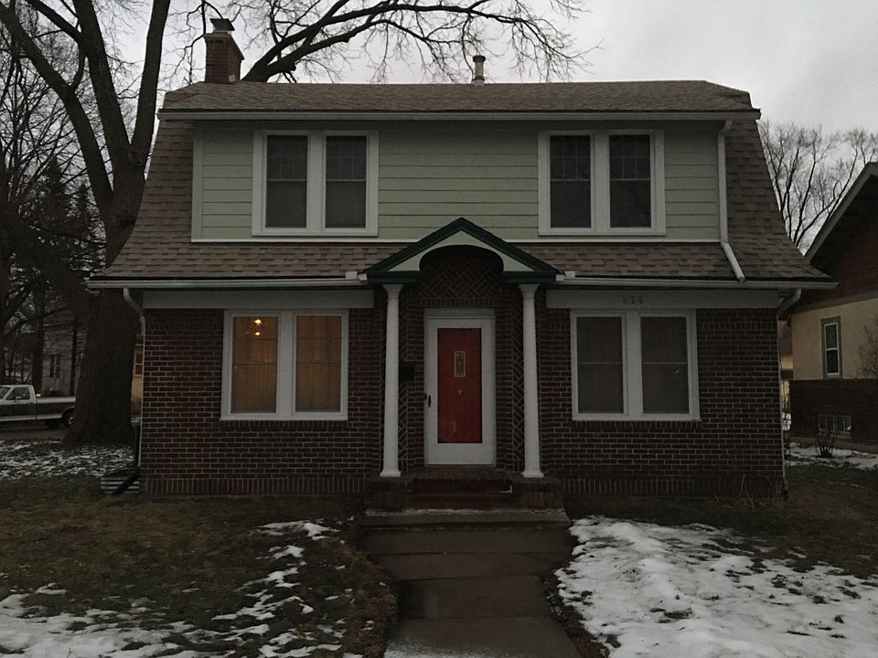 1st image of 914 22nd Ave S #E
