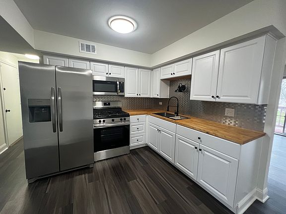 5th image of 512 N Roberts Dr APT 2E
