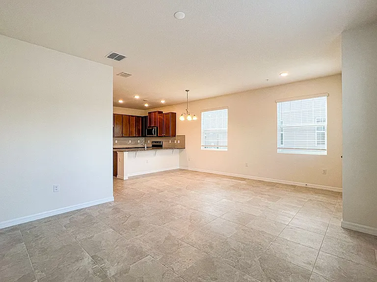 10227 Highline Crest St — Photo 12
