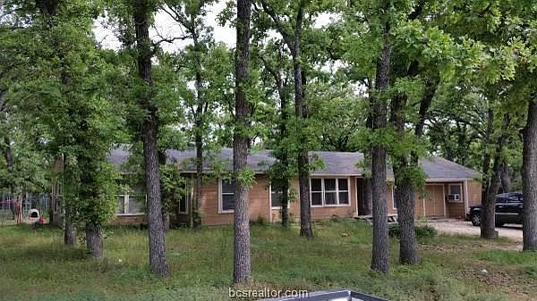 1st image of 210 Fairway Dr