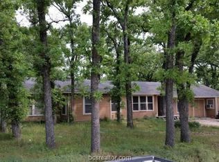 210 Fairway Dr, Bryan, TX 77801