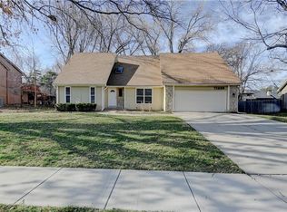 11288 Hemlock St, Overland Park, KS 66210