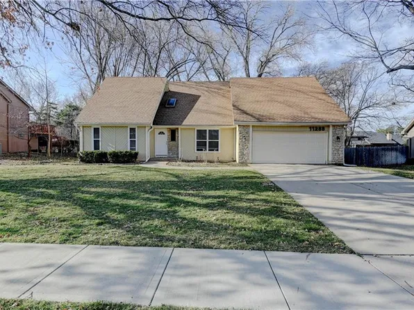 11288 Hemlock St, Overland Park, KS 66210