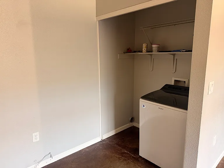 243 Poplar Ave #2 — Photo 6