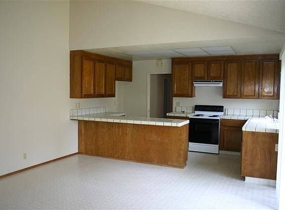 2nd image of 203 Drakes Bay Ave