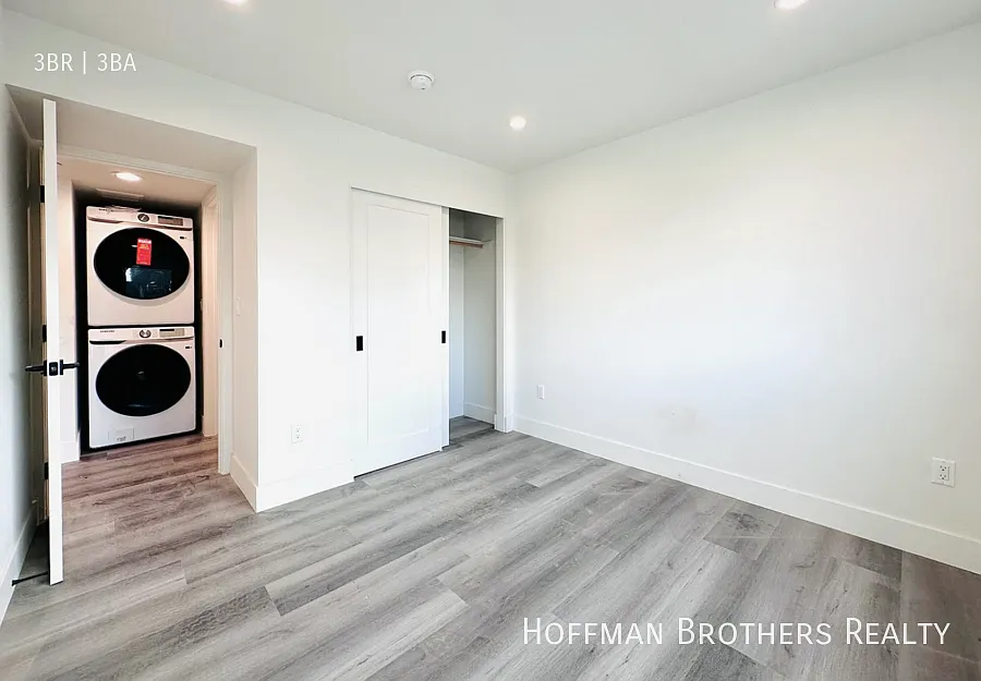 Building Photo - 4126 Clayton Ave #1/2