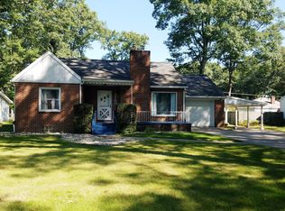 2160 Seminole Rd, Norton Shores, MI 49441