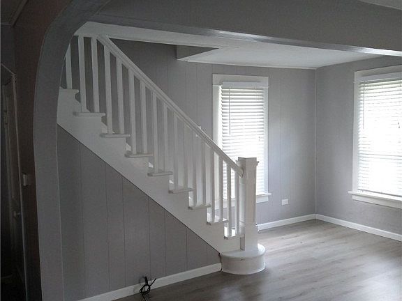 4th image of 427 Depot St