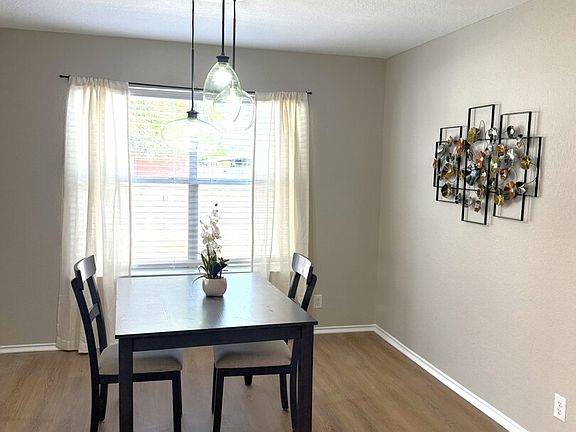 5th image of 608 ROOSEVELT DR