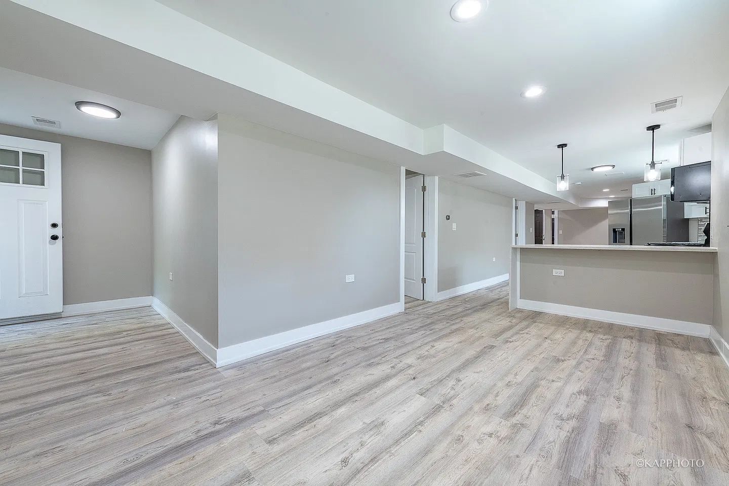 2 bed, 860 sqft, $1,925 — Photo 2