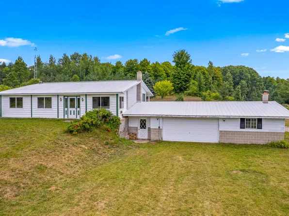 17972 Gaylord Rd, Vanderbilt, MI 49795