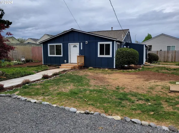 33871 NE Blossom Dr, Scappoose, OR 97056