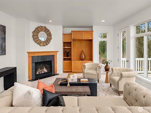 3rd image of 917 Bear Ridge Court NW