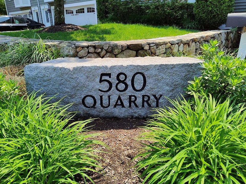 1st image of 580 Quarry St #12