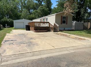 314 4th Ave SW, Dickinson, ND 58601