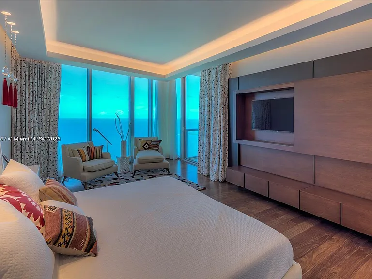 17001 Collins Ave #4301 — Photo 16