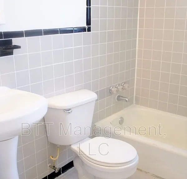 4013 38th St #202 — Photo 31