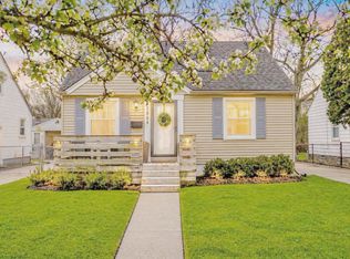1844 Haynes St, Birmingham, MI 48009