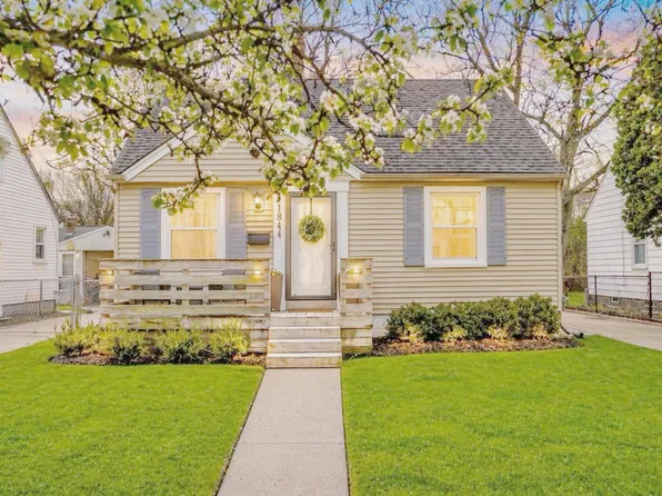 1844 Haynes St, Birmingham, MI 48009