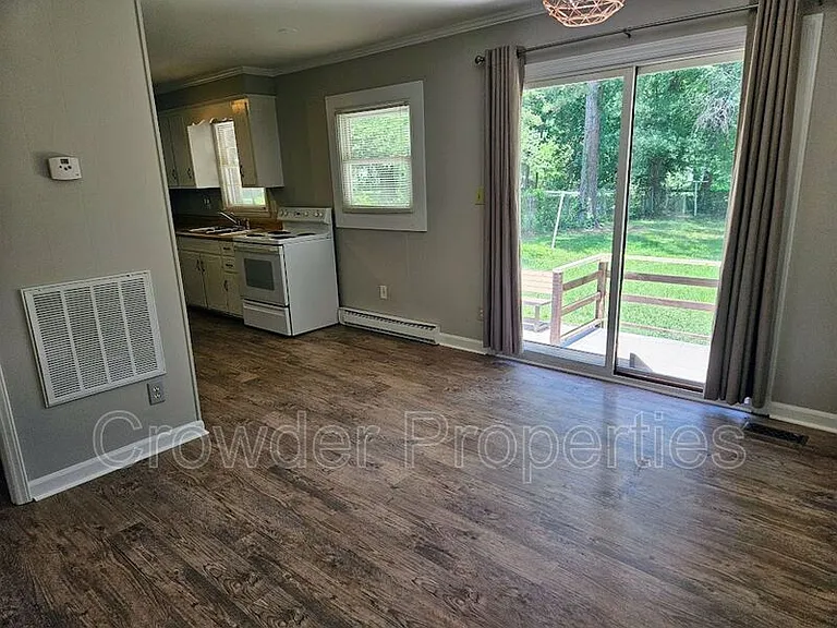 1120 Georgetown Dr — Photo 6