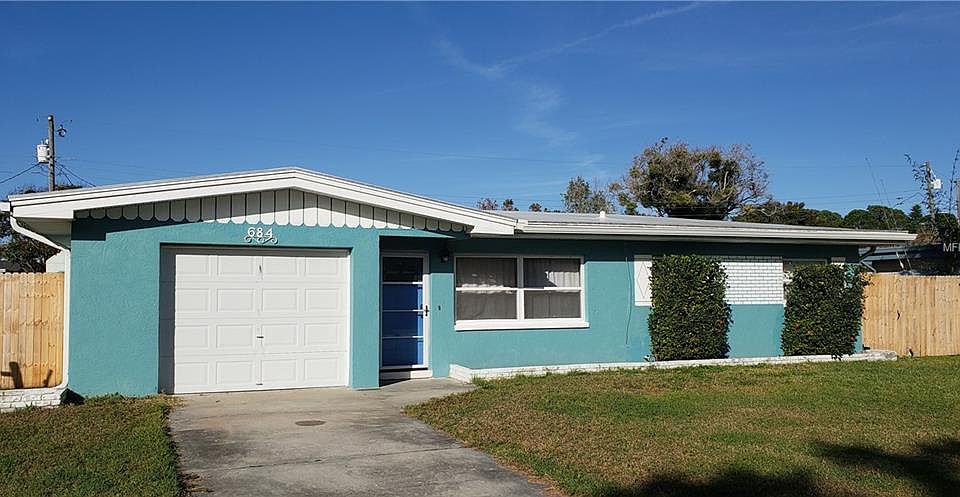 1st image of 684 Orangewood Dr
