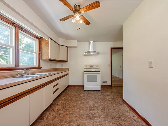 4th image of 3445 Chili Ave