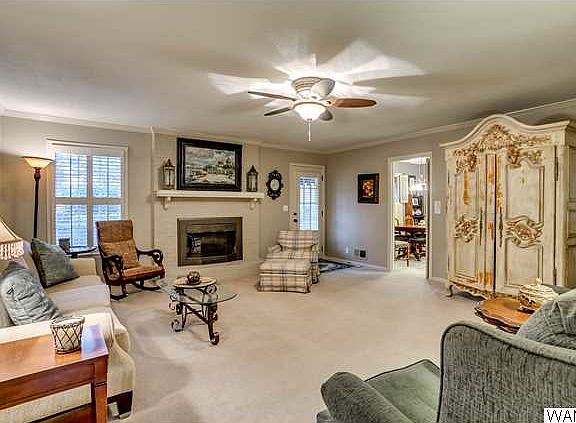 5th image of 353 Riverdale Dr