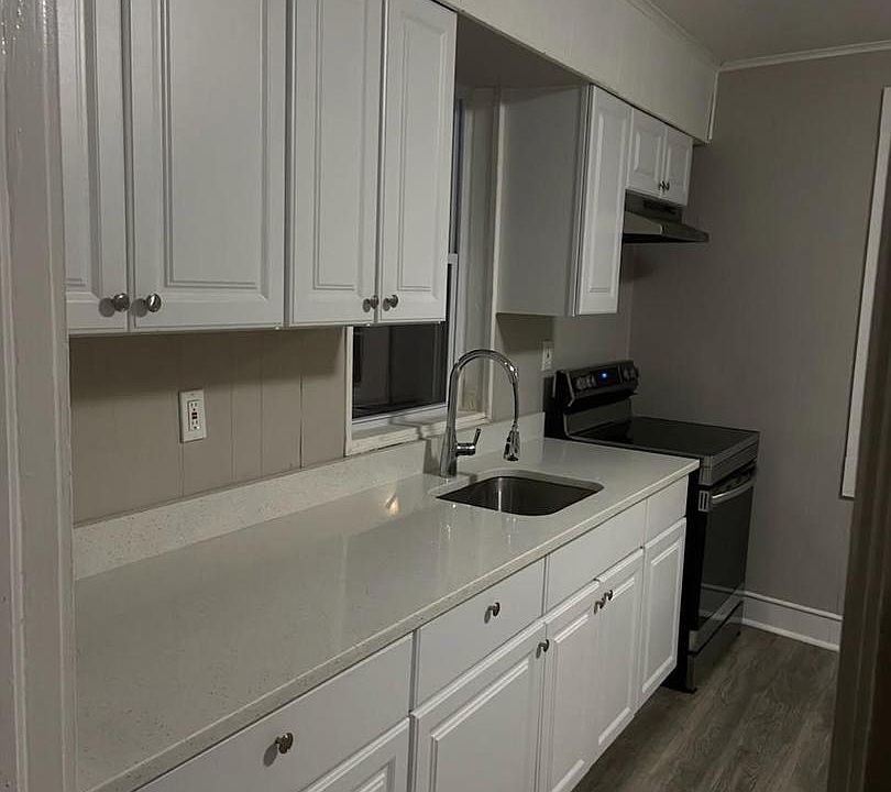 2nd image of 11691 Beechwood St