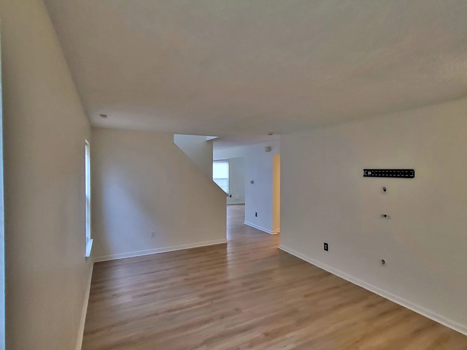 4 bed, 2.5 bath, 1752 sqft, $1,950 — Photo 3