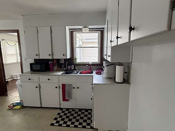 5th image of 430 Middlebury Rd