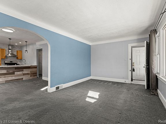 5th image of 4913 Middlesex St
