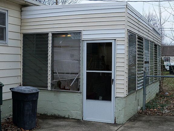 4th image of 3458 Bremen St