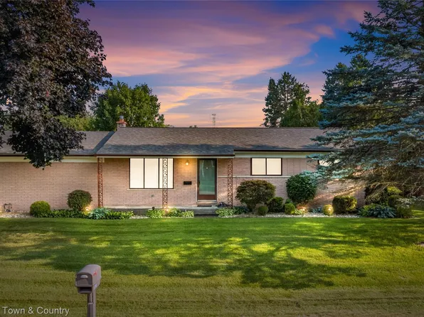 50601 Linda Ln, Shelby Township, MI 48317