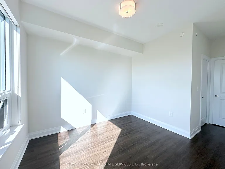 2333 Taunton Rd #209 — Photo 8