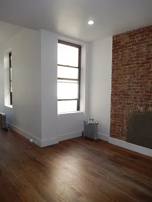 Rented by Bohemia Realty Group | media 49