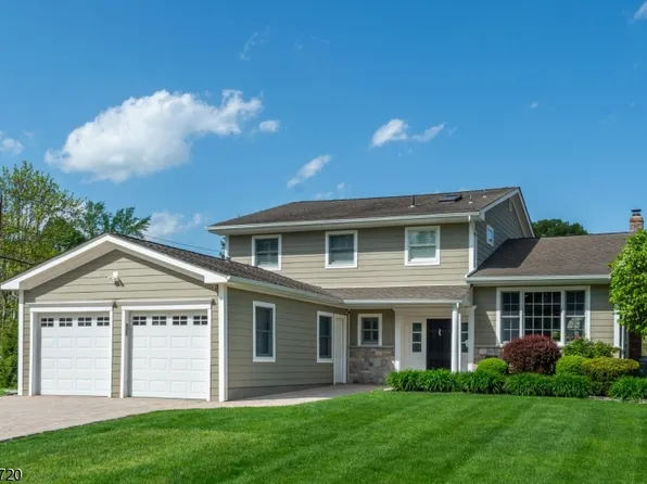 49 Williamsburg Dr, Roseland Boro, NJ 07068