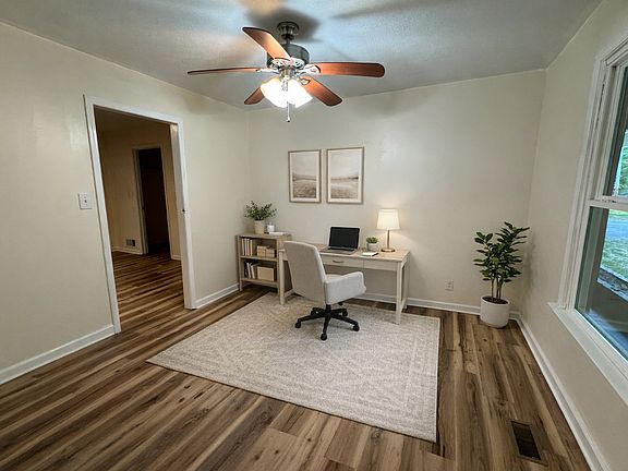 3rd image of 2060 Edwards Rd