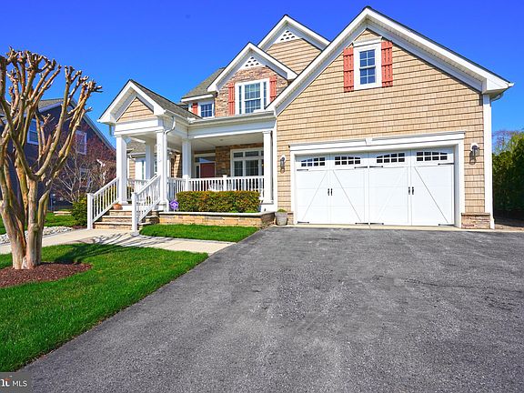 3rd image of 16807 Forest Dr