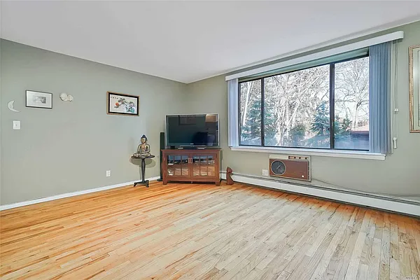 Sold by Century 21 Amiable Realty Group II Inc | media 7